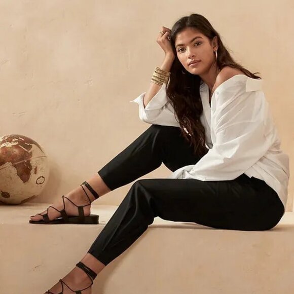 Banana Republic High Rise Tapered Cargo Pant size 4P Black - Picture 1 of 3